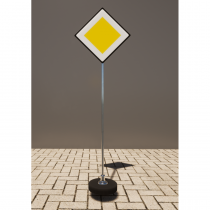 Знак дорожный "Главная дорога" 2.1 типоразмер 40 на стойке с основанием 3кг - «globural.ru» - Апрелевка